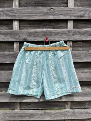 Le short turquoise hawaïen