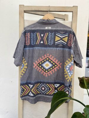 La chemisette noir ethnic