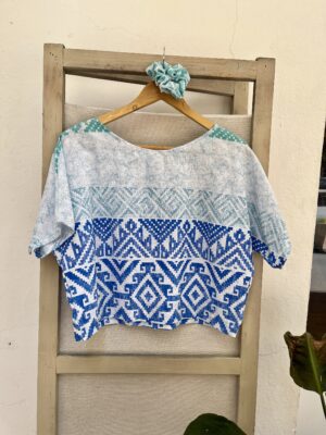 Le tee-shirt bleu tie’n’die