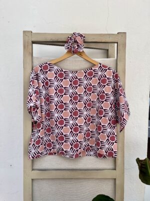 Le tee-shirt rouge rosas