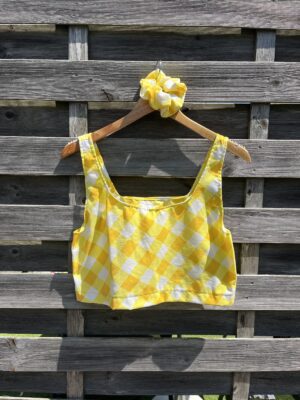 Le crop top jaune