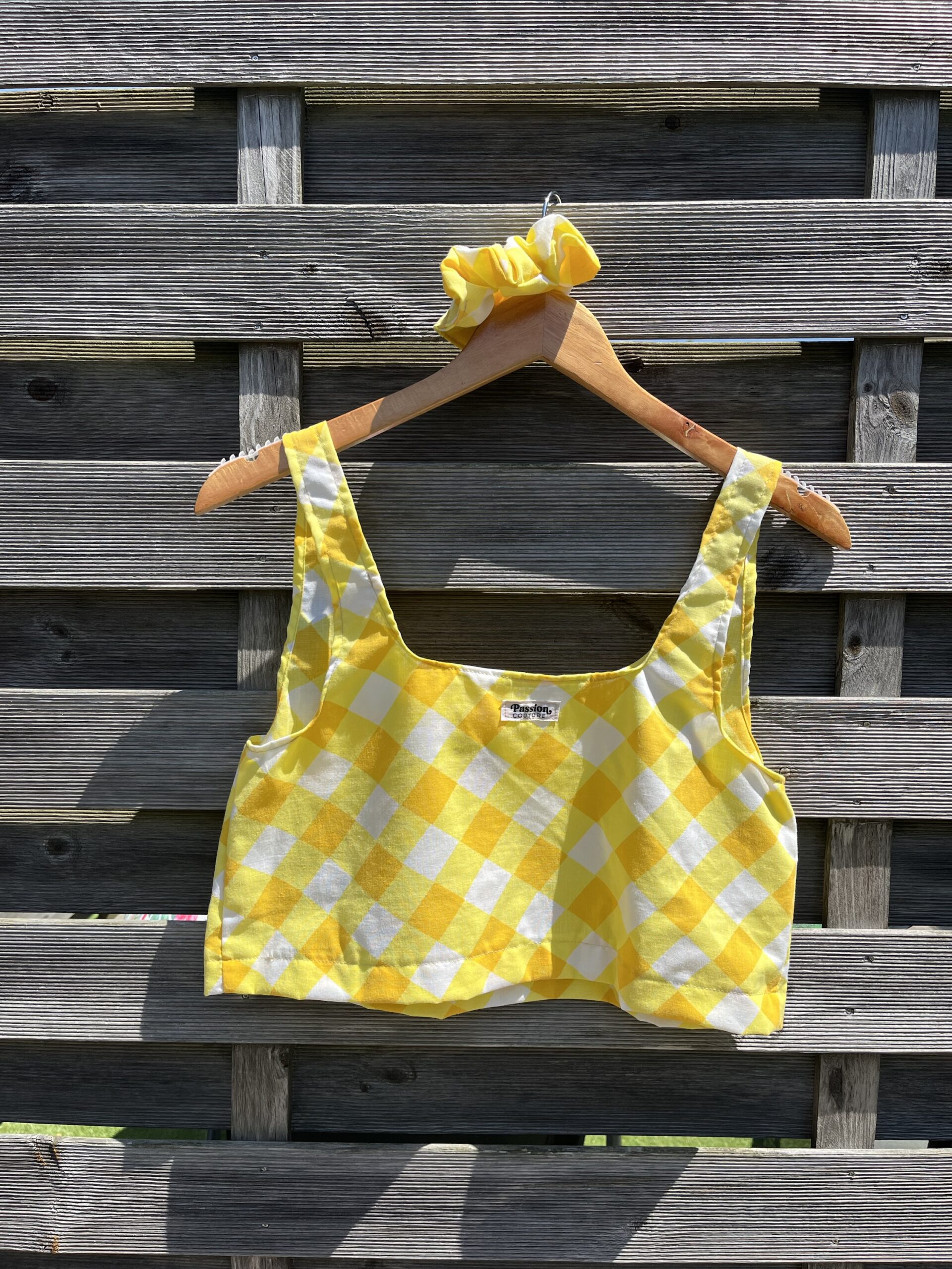 Le crop top jaune – Image 2