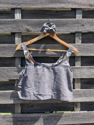 Le crop top noir ethnic