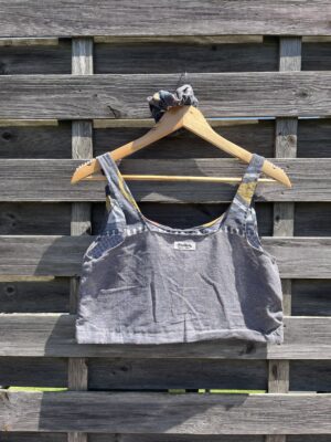 Le crop top noir ethnic