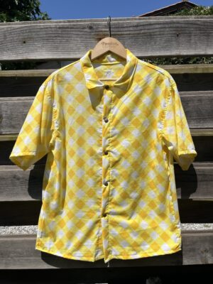 La chemisette jaune