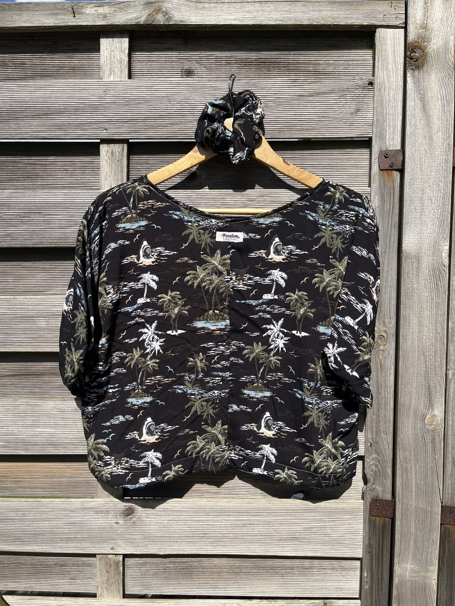 Le tee-shirt requin – Image 2
