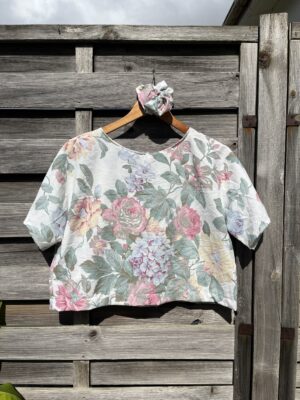 Le tee-shirt fleuri