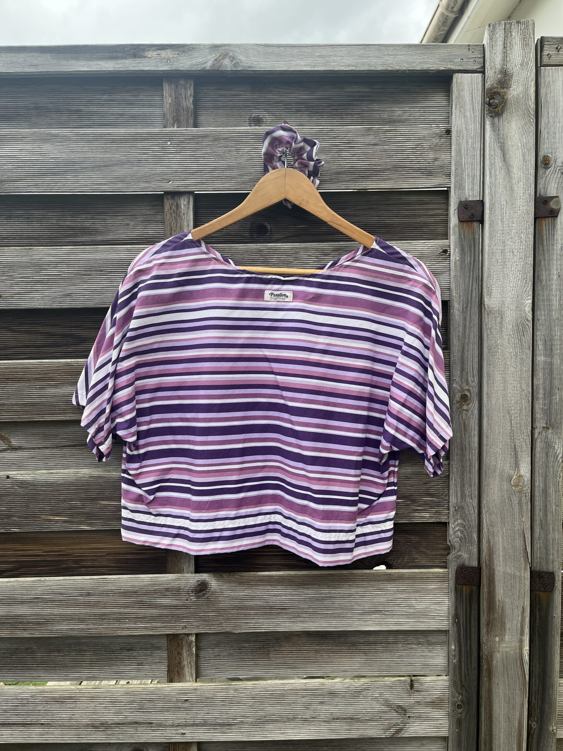 Le tee-shirt rayé violet – Image 2
